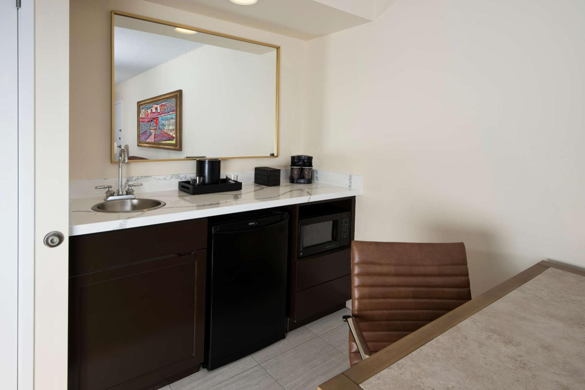 Embassy Suites By Hilton Phoenix Scottsdale Dış mekan fotoğraf