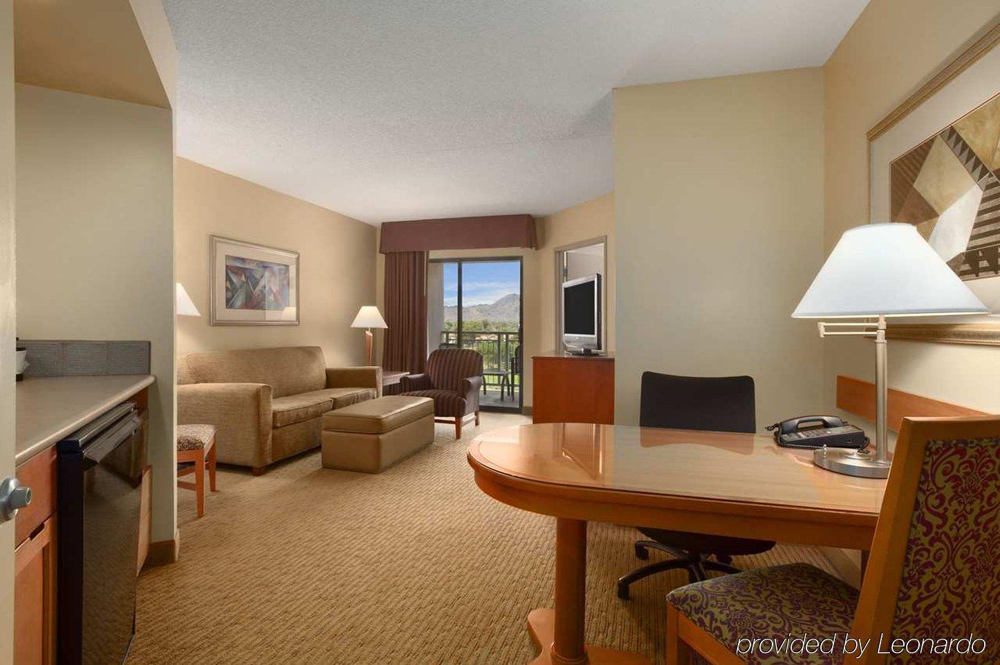 Embassy Suites By Hilton Phoenix Scottsdale Oda fotoğraf